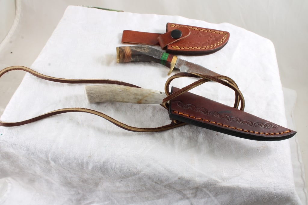 2 Fixed Blade Knives with Sheaths - 8