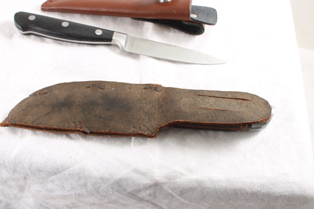 2 Fixed Blade Knives with Sheaths - 12