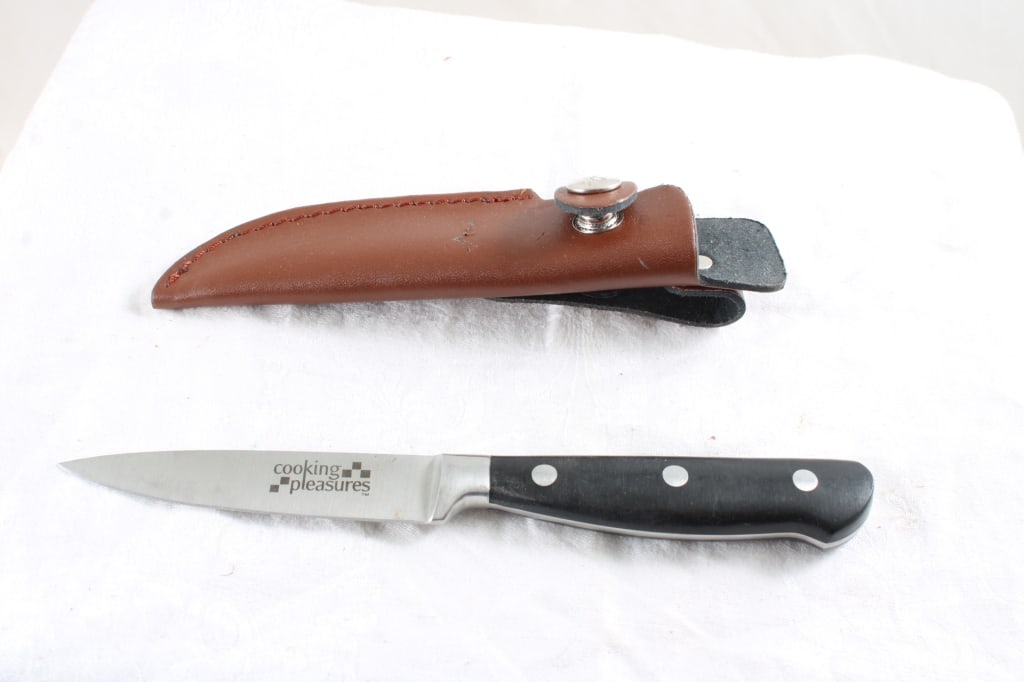 2 Fixed Blade Knives with Sheaths - 13