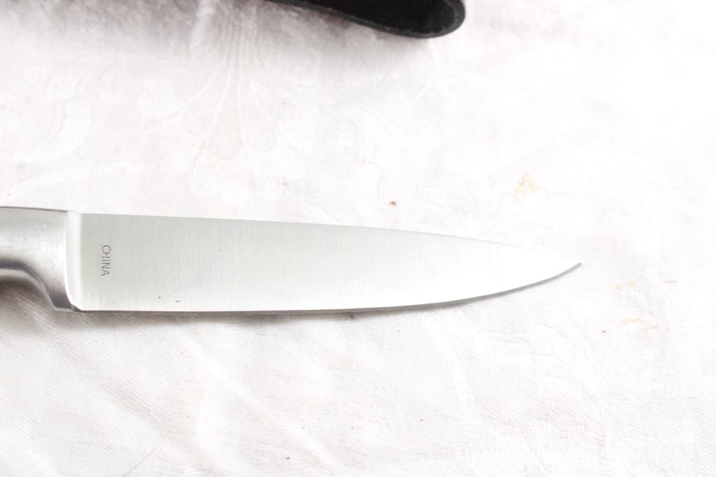 2 Fixed Blade Knives with Sheaths - 16