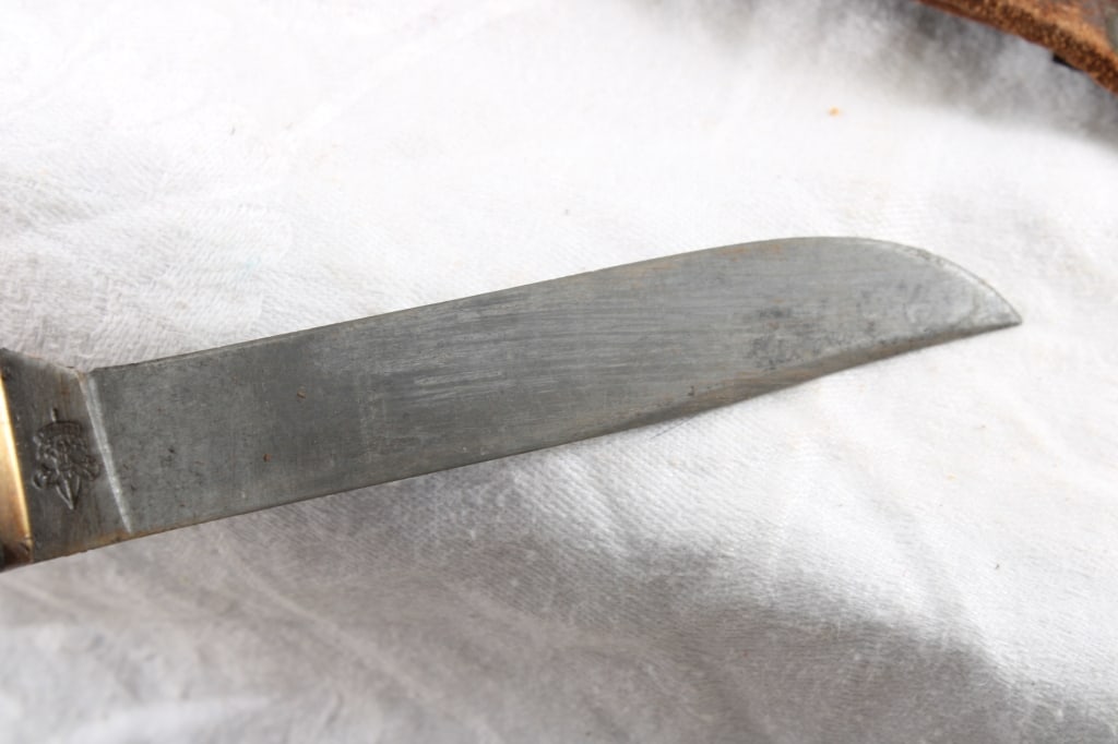 2 Fixed Blade Knives with Sheaths - 9