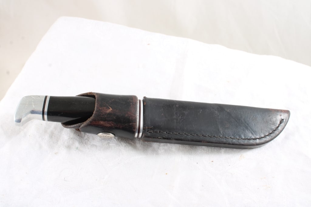 Buck Fixed Blade Knife Model 105 with Sheath - 15