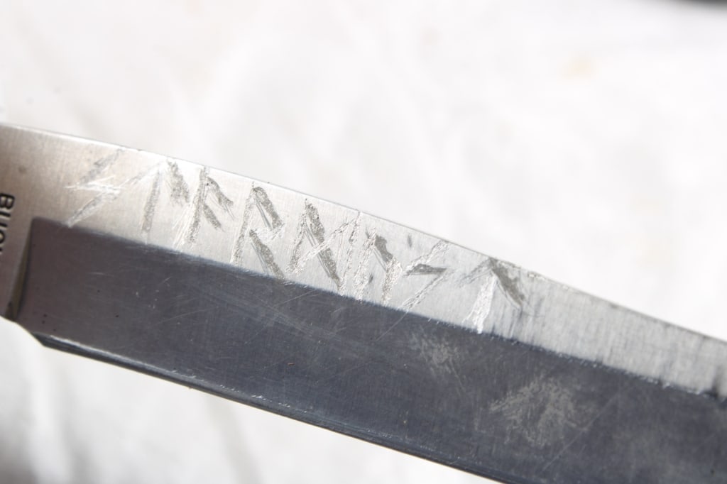Buck Fixed Blade Knife Model 105 with Sheath - 6