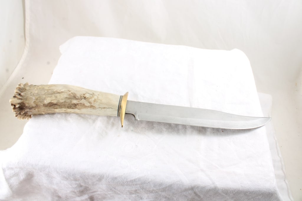 2 Fixed Blade Knives No Markings - 11
