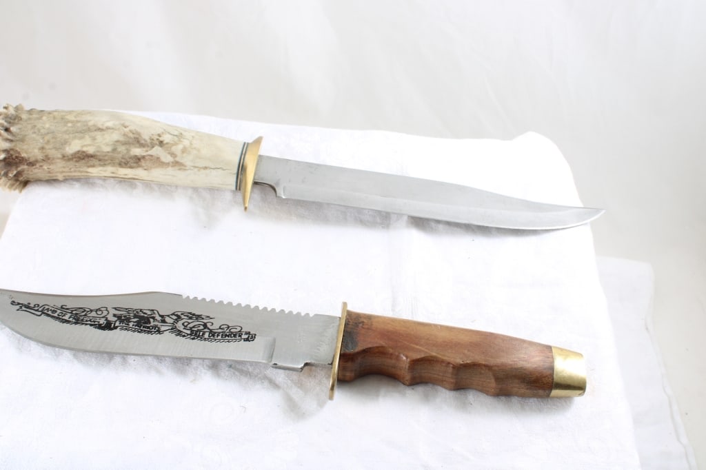 2 Fixed Blade Knives No Markings (1 of 20)