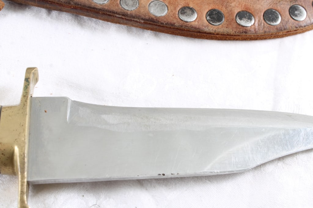 2 Fixed Blade Knives with Sheaths No Markings - 17