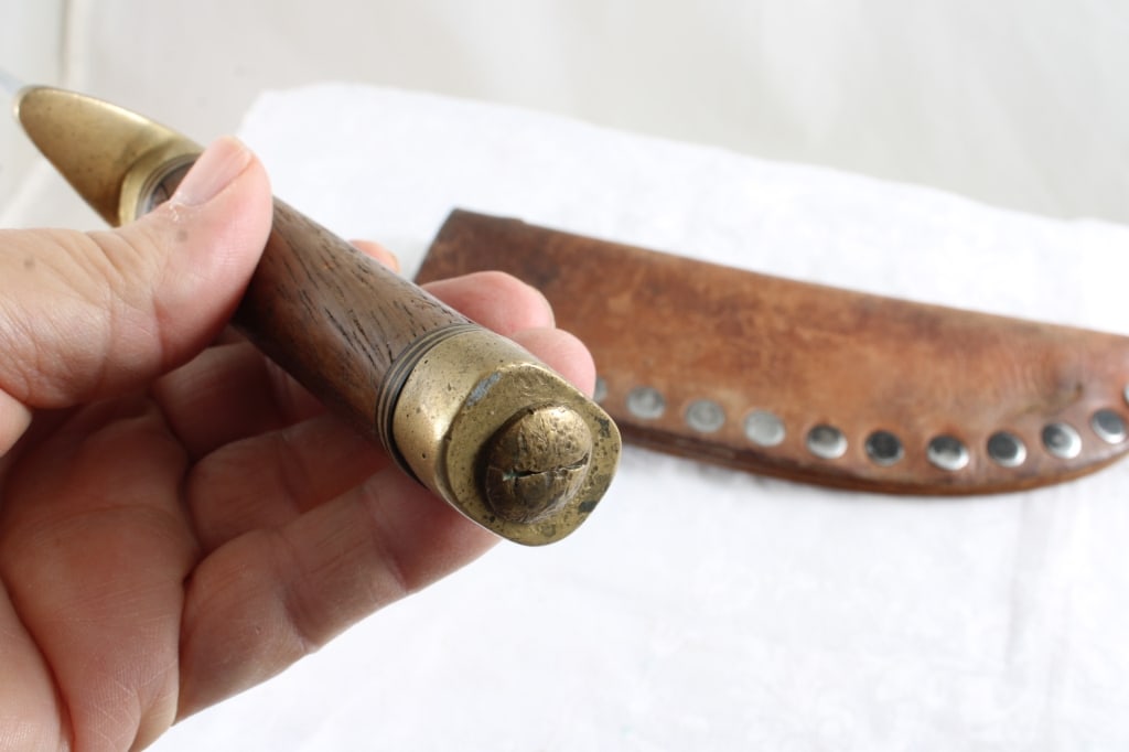 2 Fixed Blade Knives with Sheaths No Markings - 19