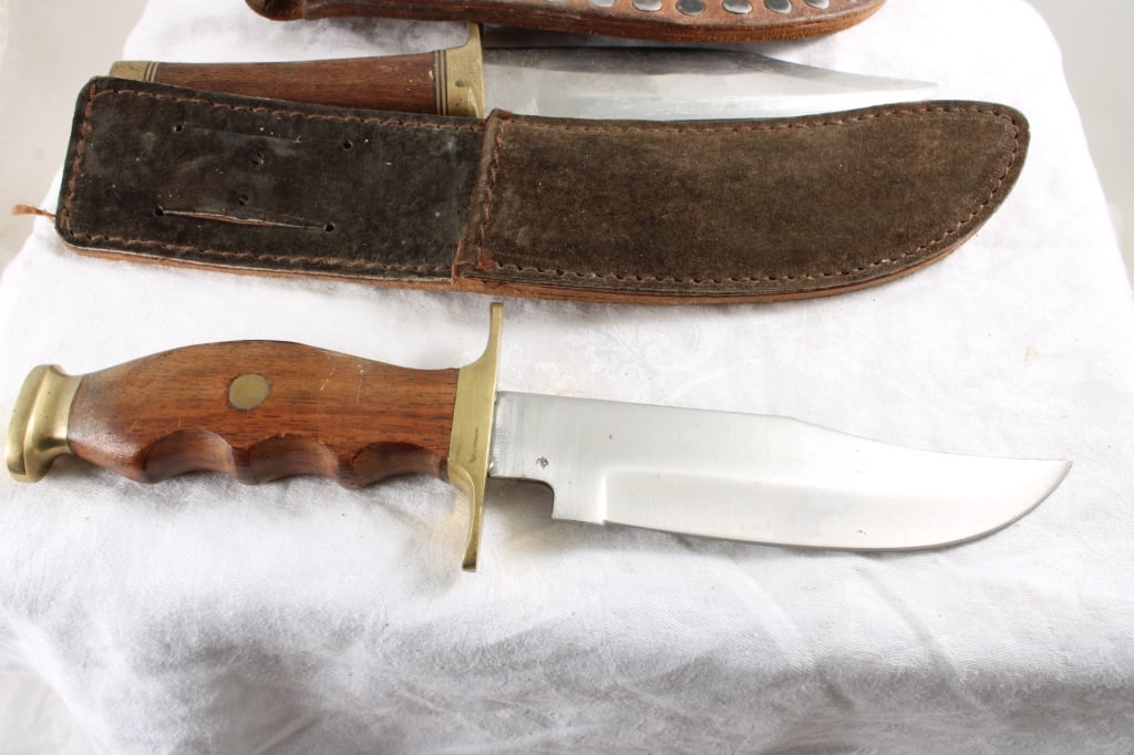 2 Fixed Blade Knives with Sheaths No Markings - 2