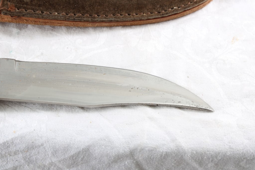 2 Fixed Blade Knives with Sheaths No Markings - 6