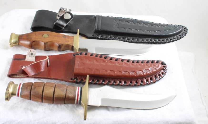 2 Fixed Blade Knives with Sheaths No Markings (1 of 19)