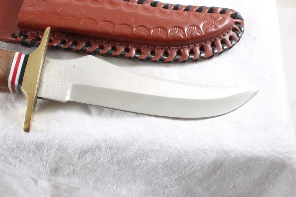 2 Fixed Blade Knives with Sheaths No Markings - 3