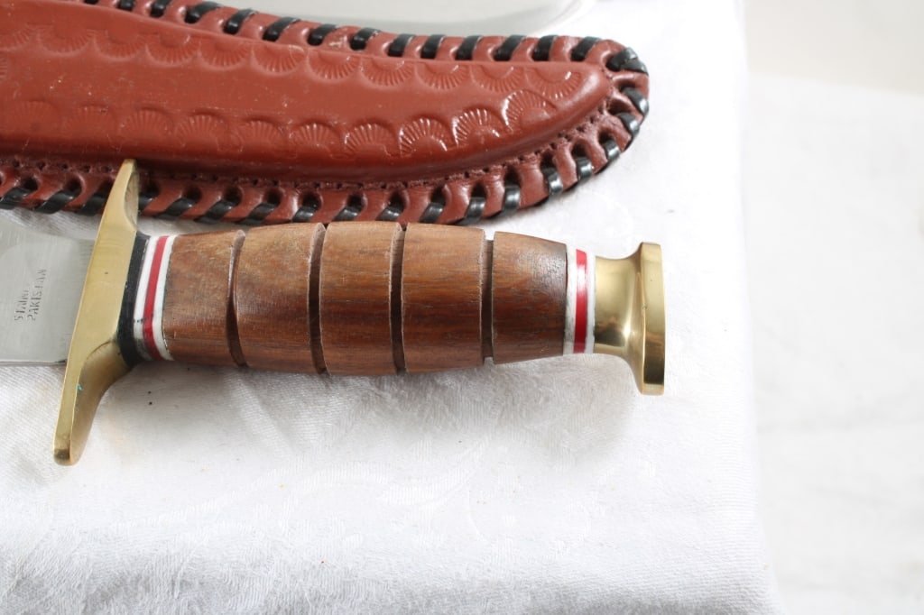 2 Fixed Blade Knives with Sheaths No Markings - 9