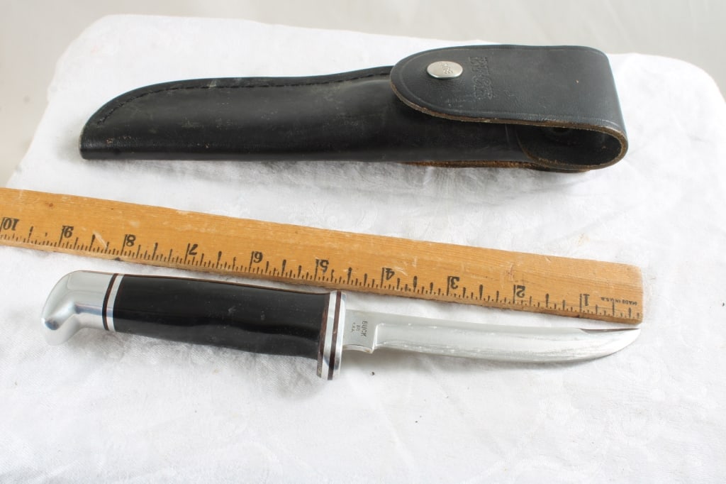 Buck Fixed Blade Knife #118 with Sheath - 2