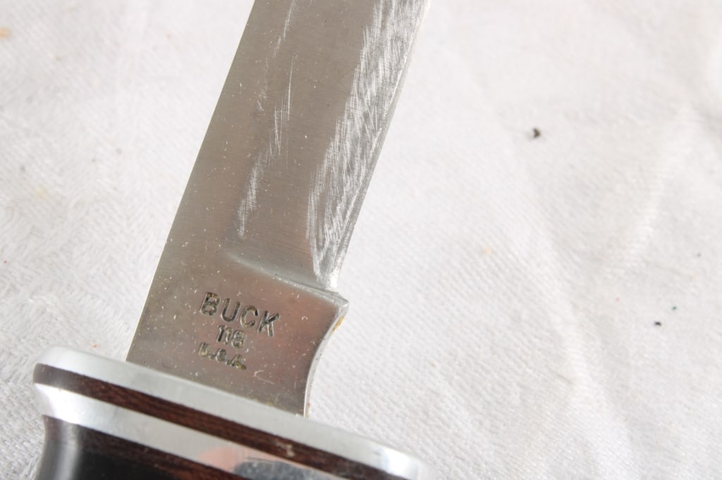 Buck Fixed Blade Knife #118 with Sheath - 3