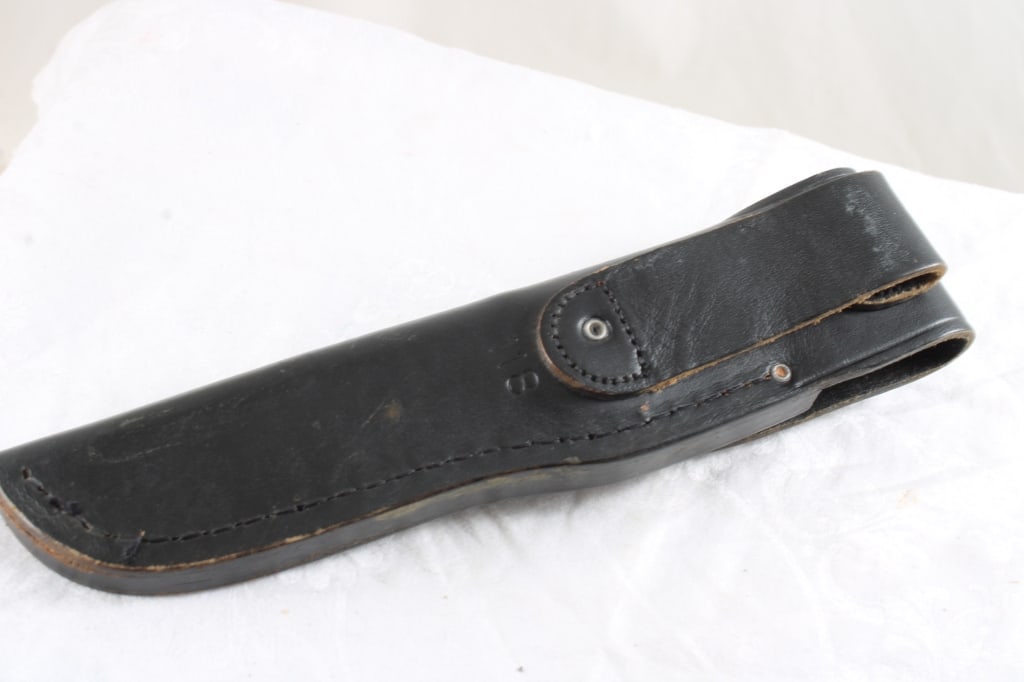 Buck Fixed Blade Knife #118 with Sheath - 9