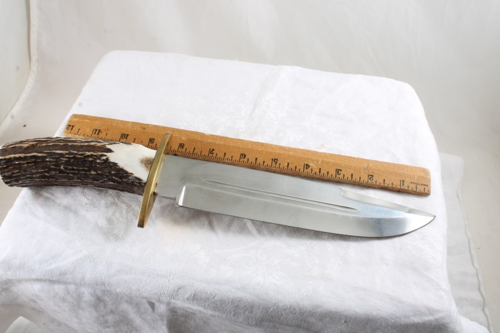2 Fixed Blade Knives Trophy Stag and Other - 12