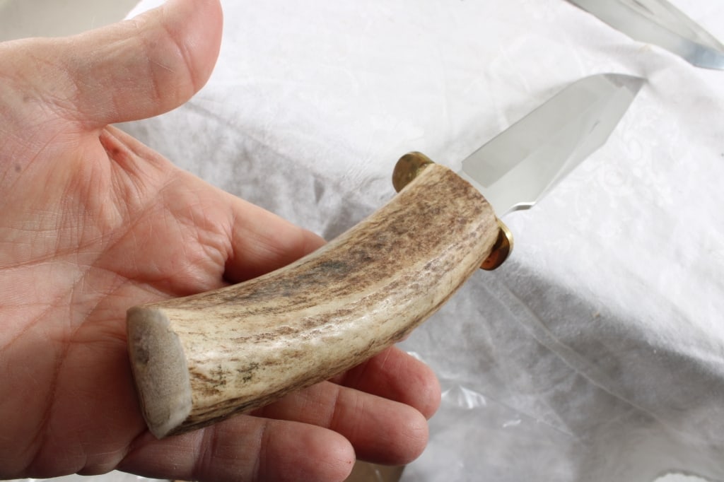 2 Fixed Blade Knives Trophy Stag and Other - 7