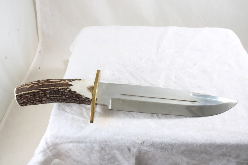2 Fixed Blade Knives Trophy Stag and Other - 8