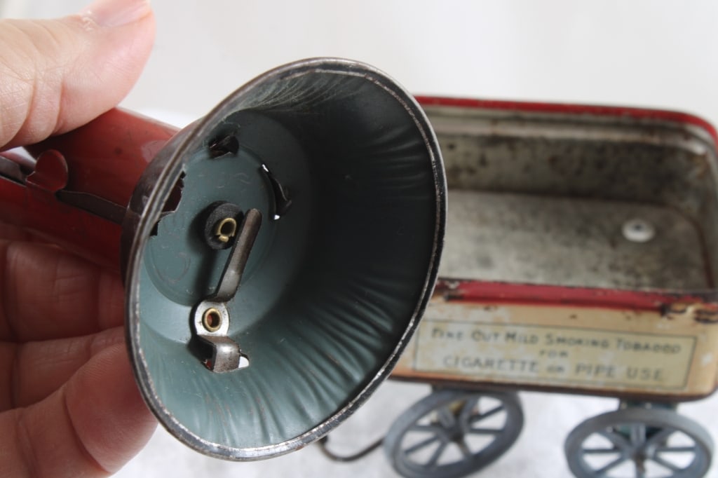 Wind Up Tin Trike, Wagon & Battery Lamp Post - 10