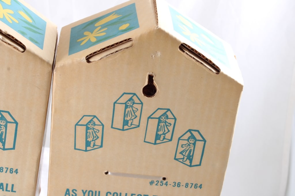 2 Uneeda Wishnik Petal People Dolls in Boxes - 10