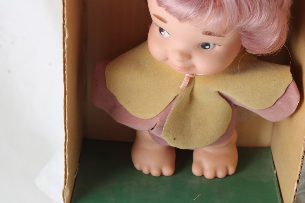 2 Uneeda Wishnik Petal People Dolls in Boxes - 3
