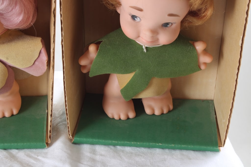 2 Uneeda Wishnik Petal People Dolls in Boxes - 5