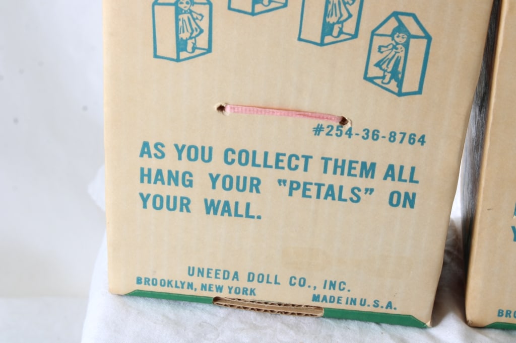 2 Uneeda Wishnik Petal People Dolls in Boxes - 8