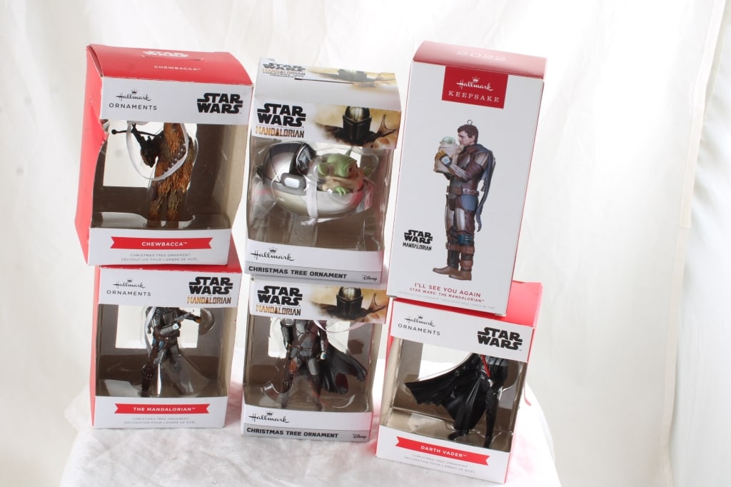 6 Star Wars Hallmark Ornaments: 6 Star Wars Hallmark Ornaments - Chewbacca, Darth Vader, Yoda, 2 The Mandalorian, and I'll See You Again. All new in boxes. Lot Sizes 13.5" x 9.5" x 2.5". 1 Lb. All information and photos, which are