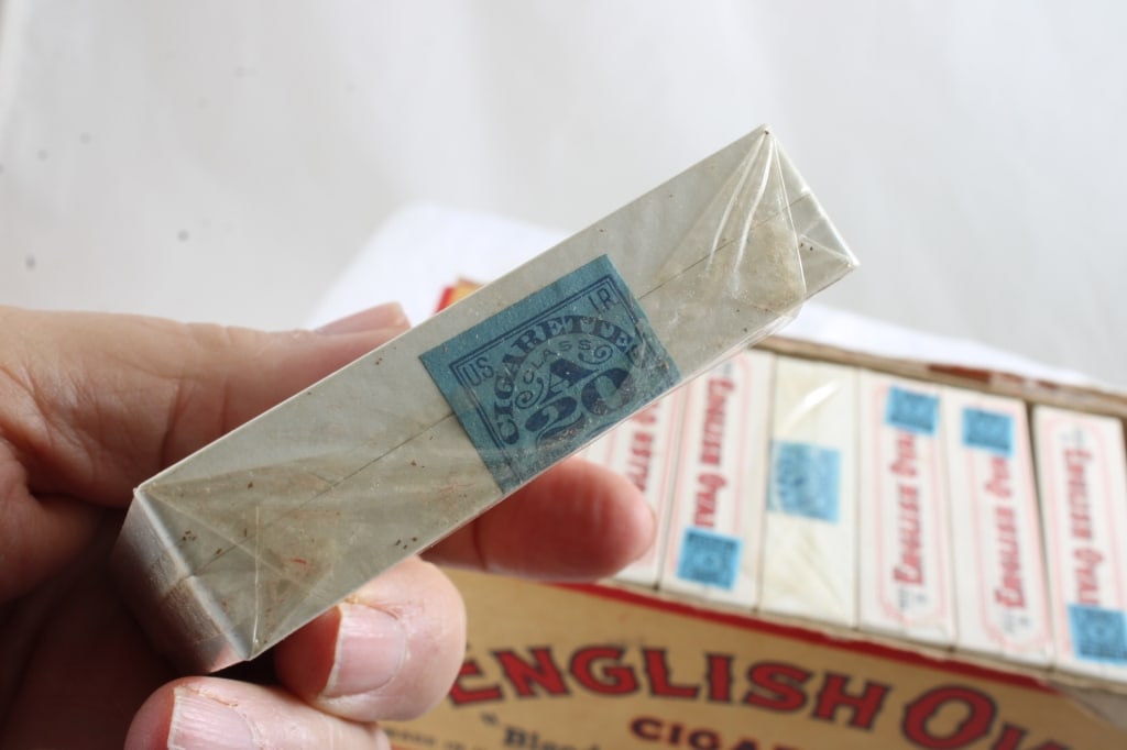 English Ovals Cigarettes 9 Packs in Carton Box - 4