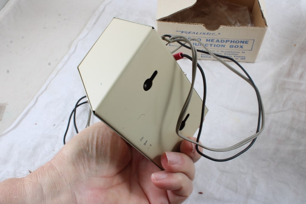 Realistic Headphone & Junction Box Headphone - 15