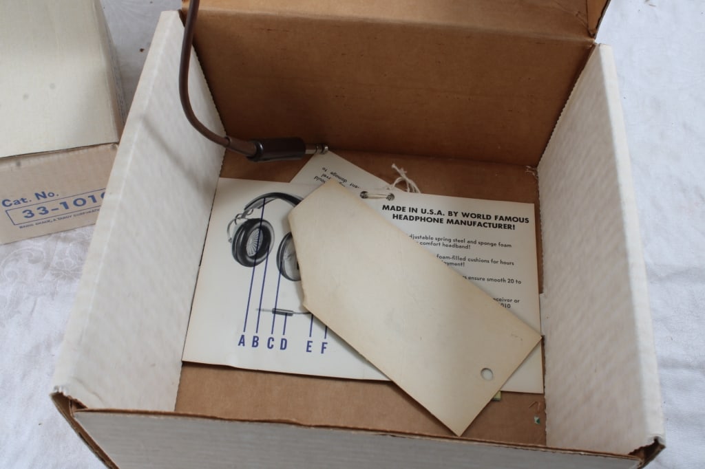 Realistic Headphone & Junction Box Headphone - 5