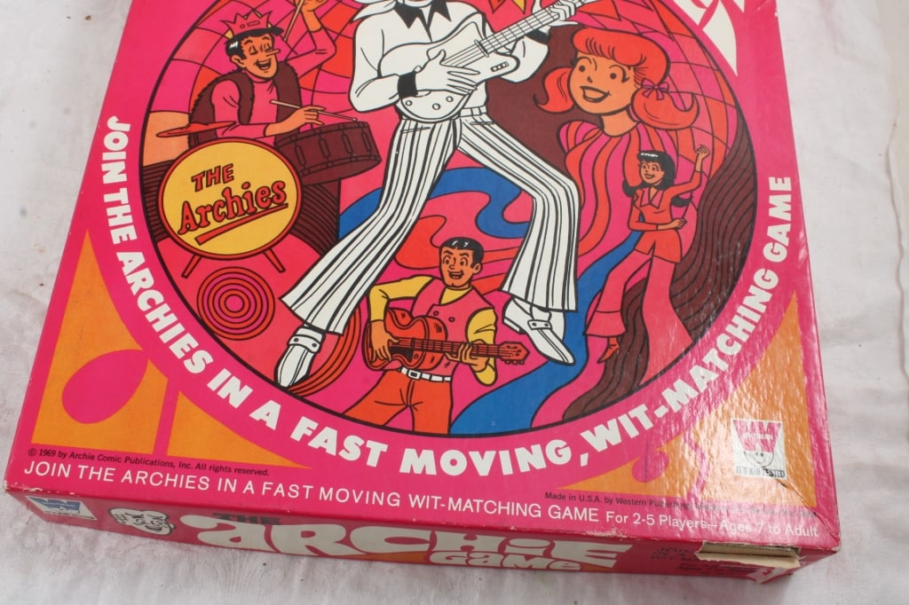 1969 Archie Whitman Game & Star Wars Collector Tin - 11