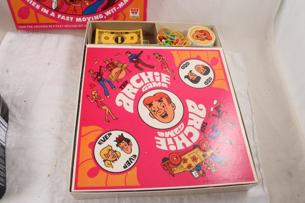 1969 Archie Whitman Game & Star Wars Collector Tin - 13