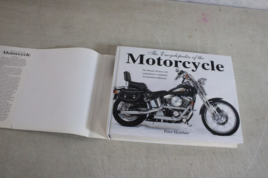 1999 Encyclopedia of Motorcycles H/C Book - 4