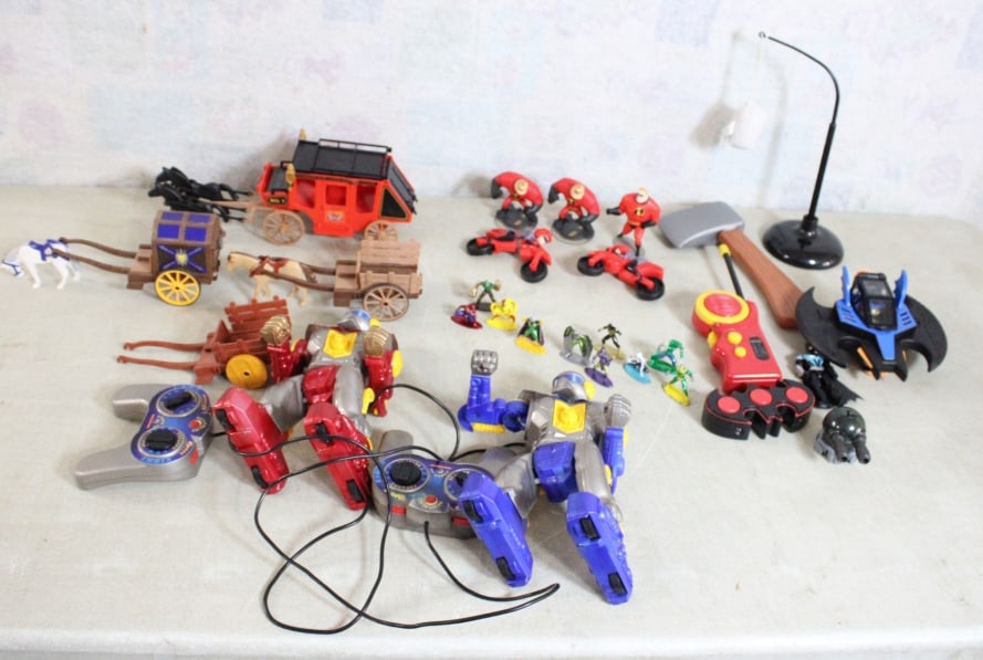 Marvel, DC Comics, Pixar & Goldlok Action Figures (1 of 20)