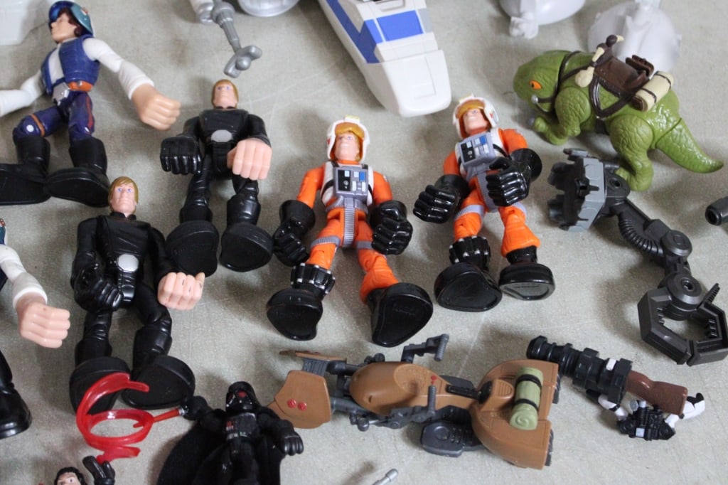 Star Wars Vehicles, Figures & Baby Yoda's - 11