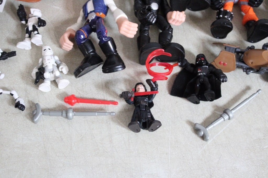 Star Wars Vehicles, Figures & Baby Yoda's - 17