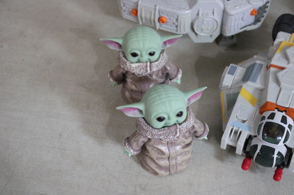 Star Wars Vehicles, Figures & Baby Yoda's - 2