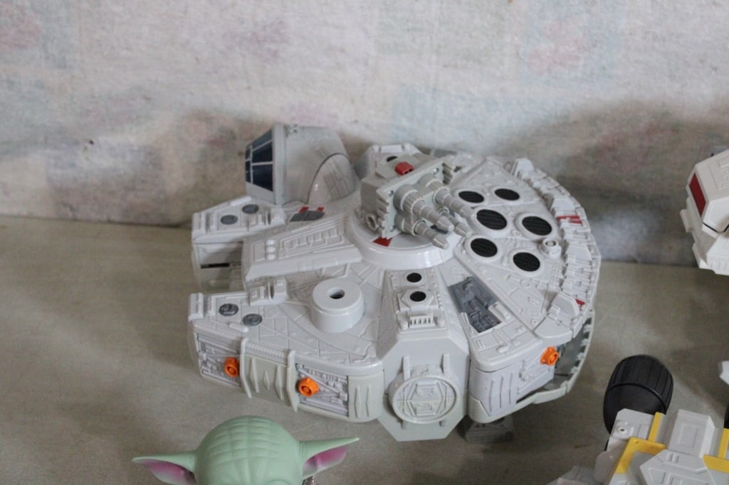 Star Wars Vehicles, Figures & Baby Yoda's - 4