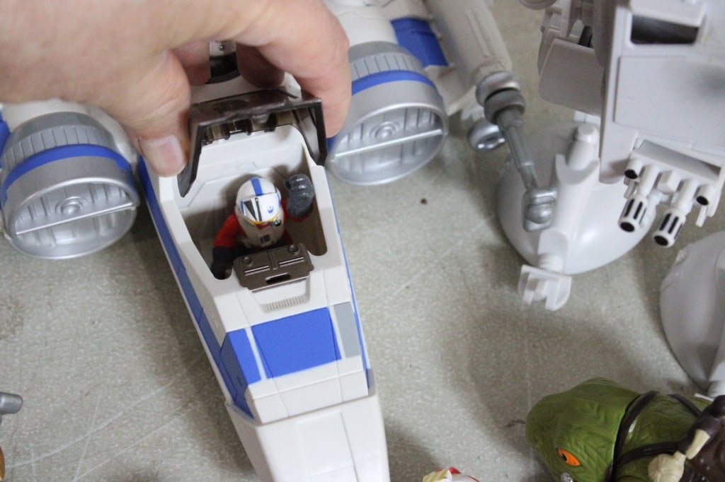 Star Wars Vehicles, Figures & Baby Yoda's - 8