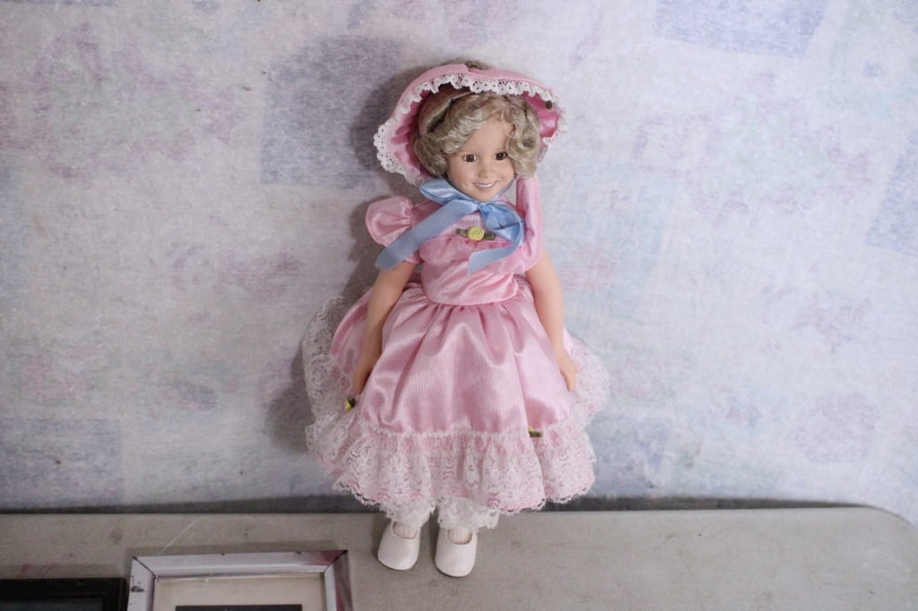 Shirley Temple LP, Pictures, Paper Dolls & More - 19