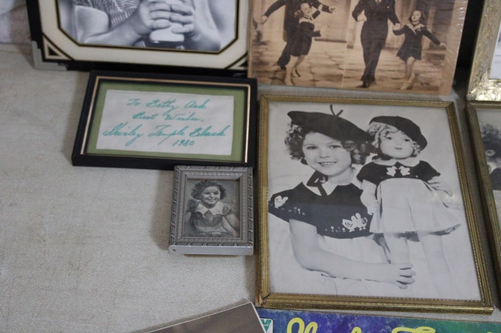 Shirley Temple LP, Pictures, Paper Dolls & More - 3