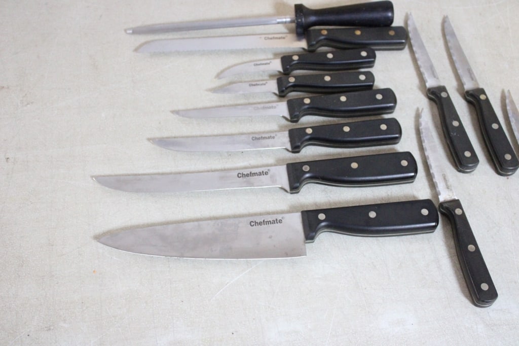 2 Hormel Lard Pails, Knife Set In Wood Block - 2