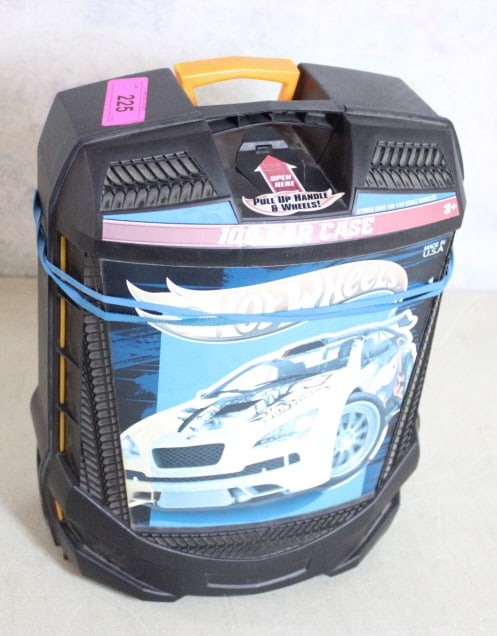 Hot Wheels 100 Car Rolling Case with Cars: Hot Wheels 100 Car Rolling Case with Cars - Lot Size 15" x 12" x 6". 8 Lbs. All information and photos, which are part of the description, are intended to be as accurate as possible, but errors are po