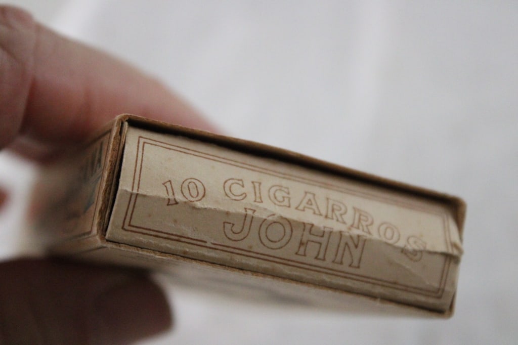 1930s Black Americana Cigarros & 1945 Lighter - 11