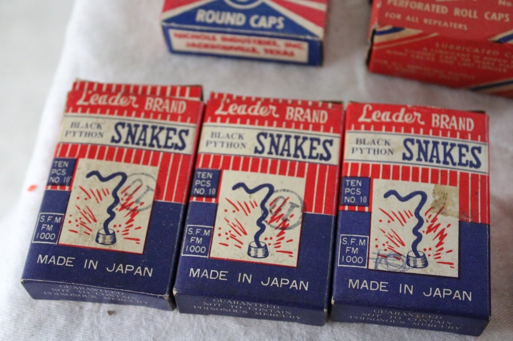 14 Boxes Roll Caps, Leader Python Snakes - 2