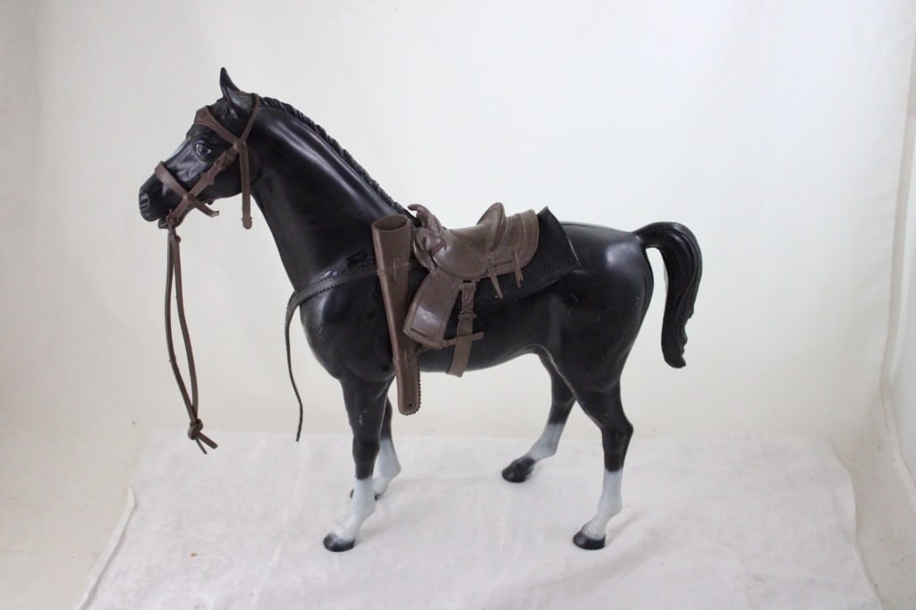 Johnny West Marx Thunderbolt Horse & Accessories: Johnny West Marx Thunderbolt Horse & Accessories - Lot Size 16" x 13" x 4". 1 Lb. All information and photos, which are part of the description, are intended to be as accurate as possible, but errors