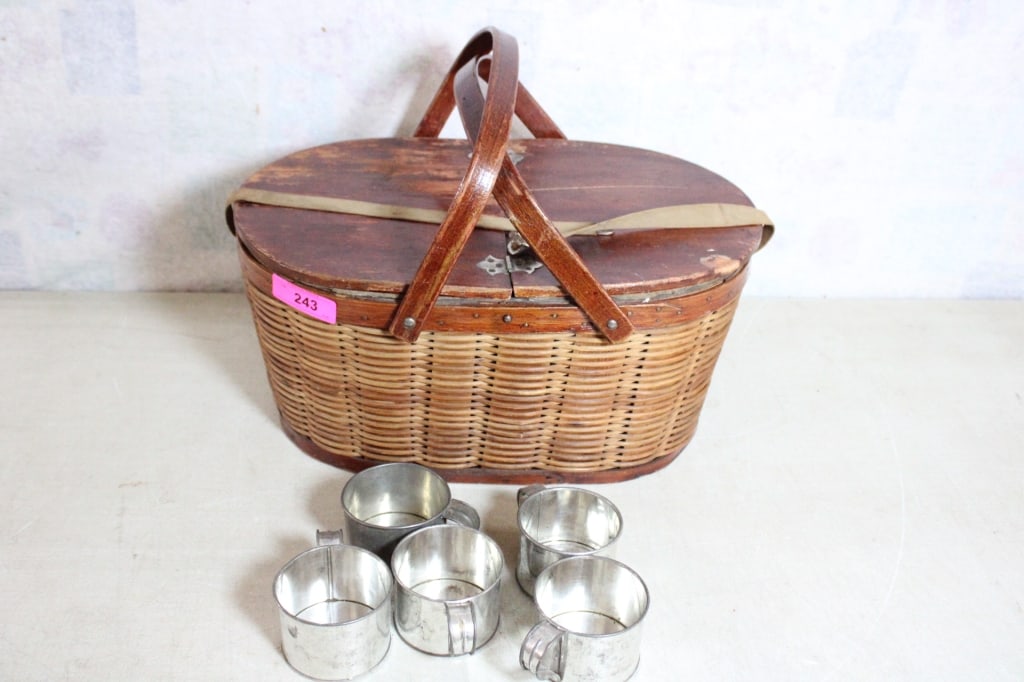 Hawkeye Refrigerator Wooden Wicker Picnic Basket (1 of 18)