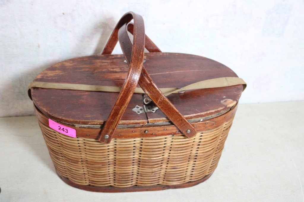 Hawkeye Refrigerator Wooden Wicker Picnic Basket - 4