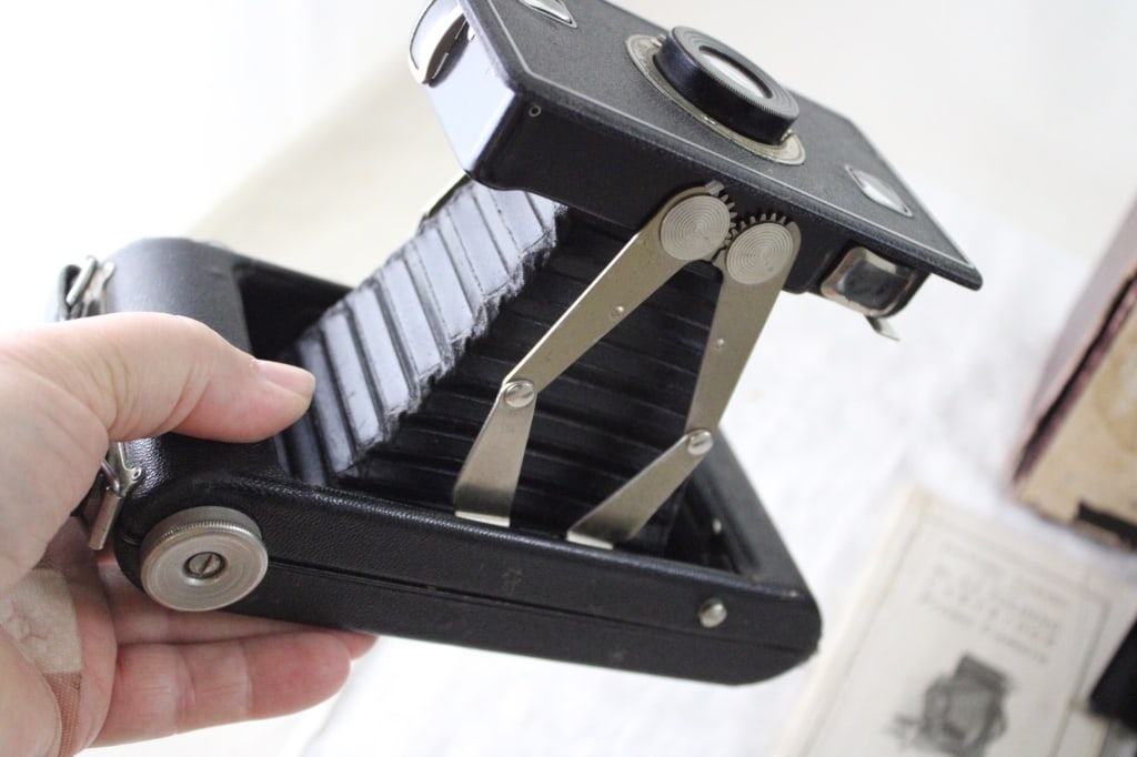 4 Antique Folding Cameras - 10